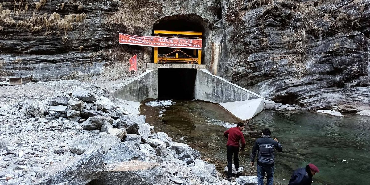 बाढीले गर्दा मेलम्ची खानेपानी आयोजनाका आठ जना कामदार सम्पर्कविहीन