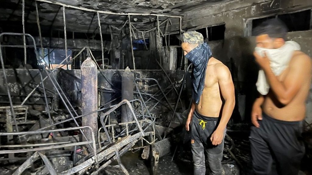 कोभिड अस्पतालमा आगलागि हुँदा ४१ जनाको मृत्यु